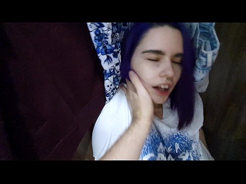 ❤️ Nire ahizpa armairuan aurkitu eta lagundu zion esperma Super pornoa gurean eu.milfnut-net.ru ❌️❤